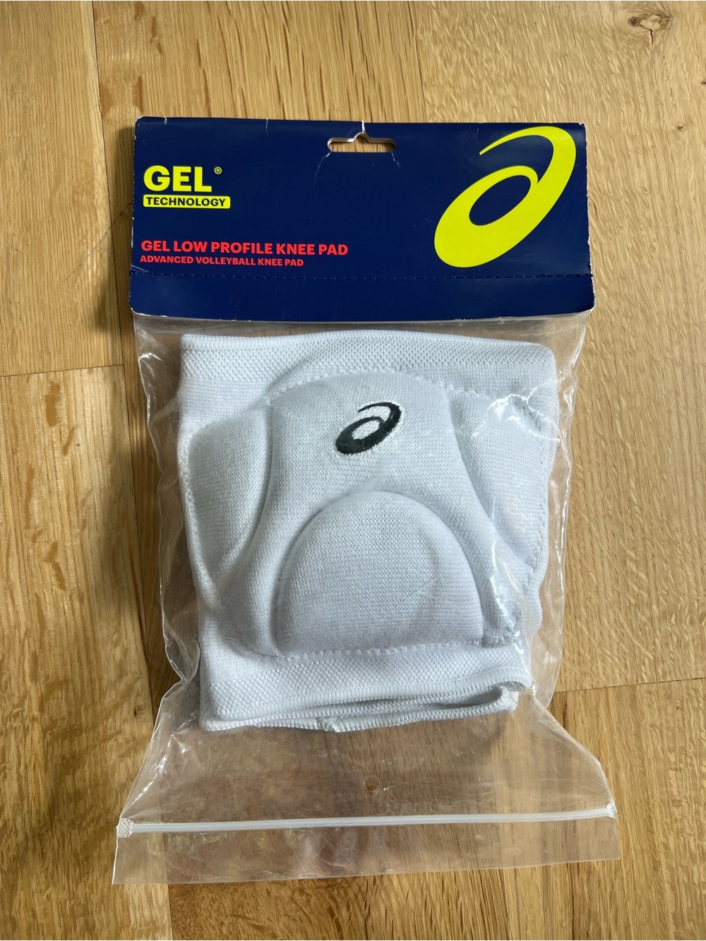 Asics White Gel Low-Profile Volleyball Knee Pad with Black Logo
